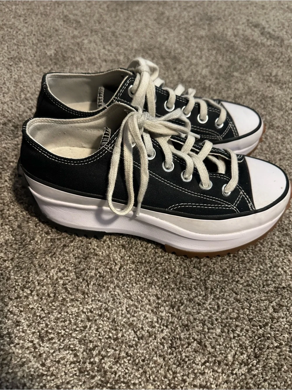 Converse Run Star Hike Low Top Platform Sneakers Black White Women’s 6.5